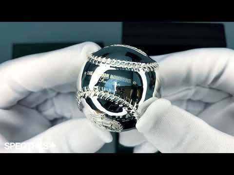 packaging unboxing video of the 3d baseball silver coin